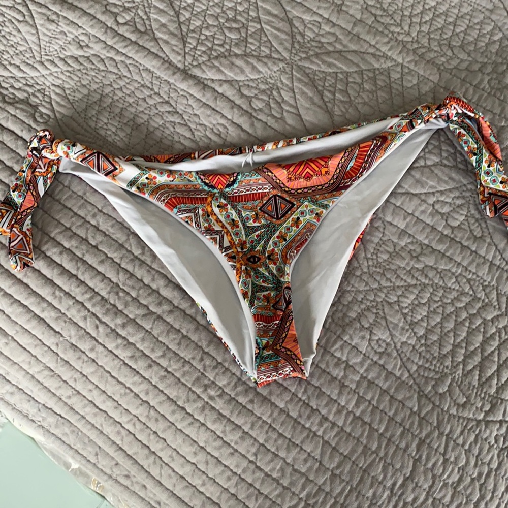 L*Space tie side bottoms. Reversible